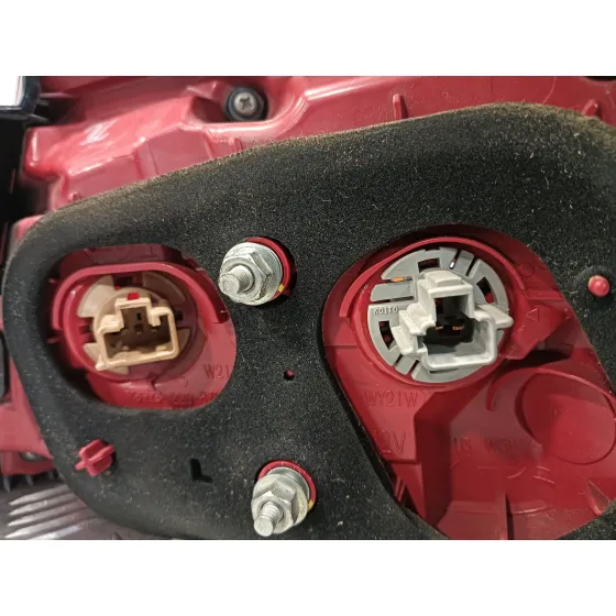 Piloto Trasero Izquierdo para Mitsubishi Lancer Berlina (Cy0)