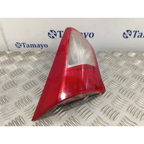 Piloto Trasero Izquierdo Interior para Mitsubishi Lancer Berlina (Cy0)
