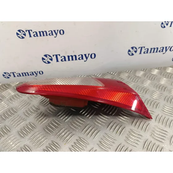 Piloto Trasero Izquierdo Interior para Mitsubishi Lancer Berlina (Cy0)
