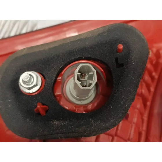 Piloto Trasero Izquierdo Interior para Mitsubishi Lancer Berlina (Cy0)