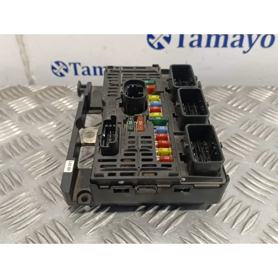 Caja Reles / Fusibles para Peugeot 407 Sw