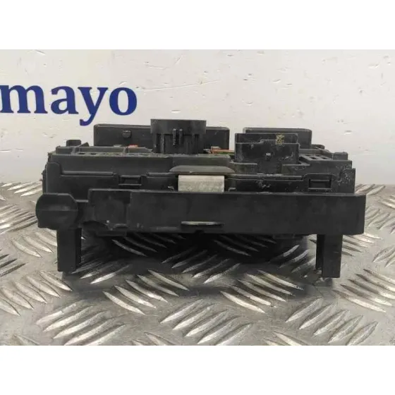Caja Reles / Fusibles para Peugeot 407 Sw