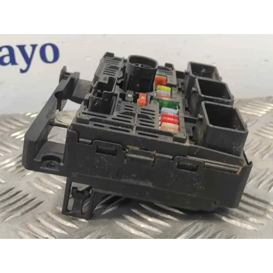 Caja Reles / Fusibles para Peugeot 407 Sw