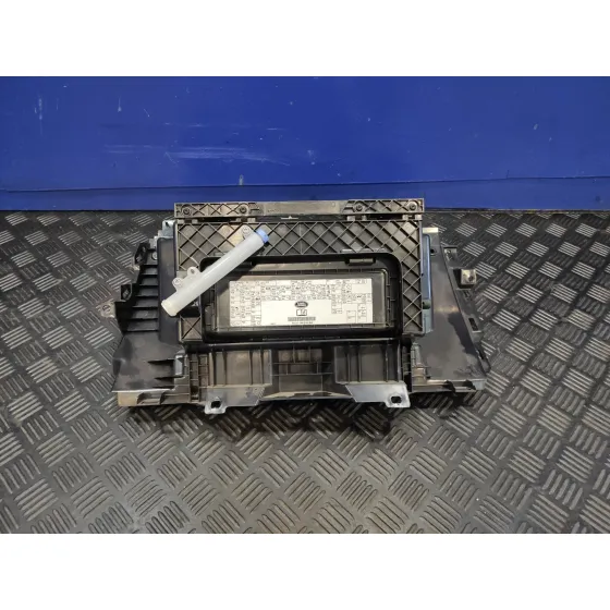 Guantera Central Delantera para Land Rover Discovery Sport