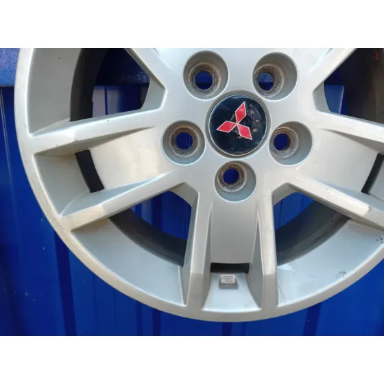Llanta para Mitsubishi Lancer Berlina (Cy0)