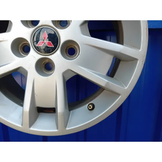 Llanta para Mitsubishi Lancer Berlina (Cy0)