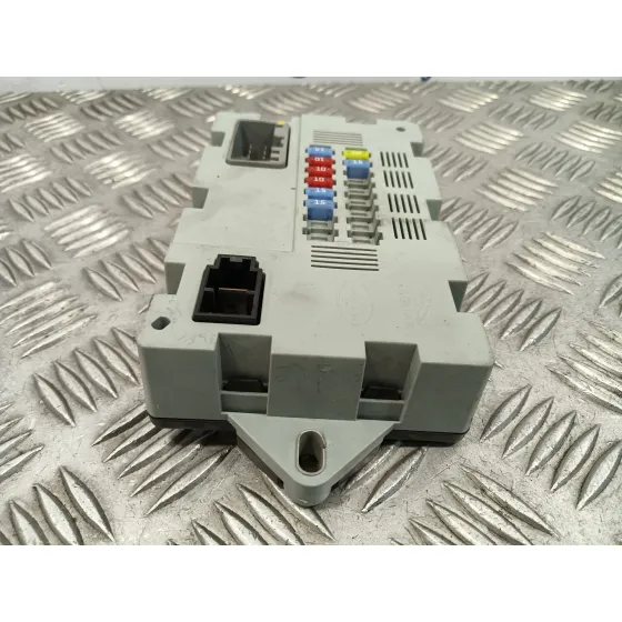 Caja Reles / Fusibles para Land Rover Discovery Sport