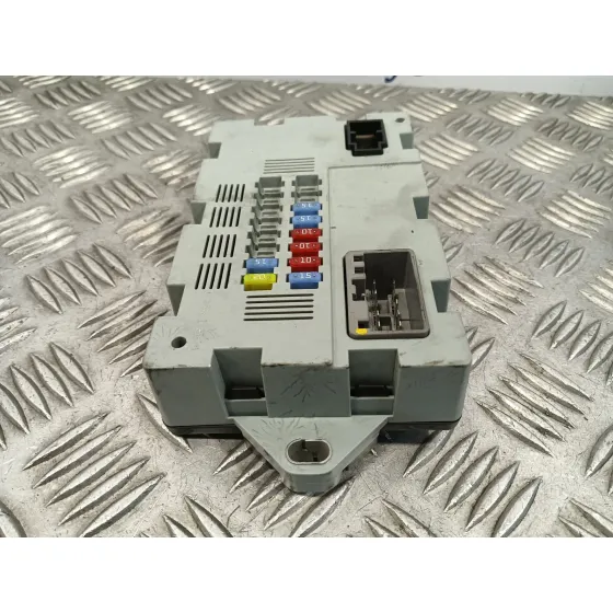 Caja Reles / Fusibles para Land Rover Discovery Sport