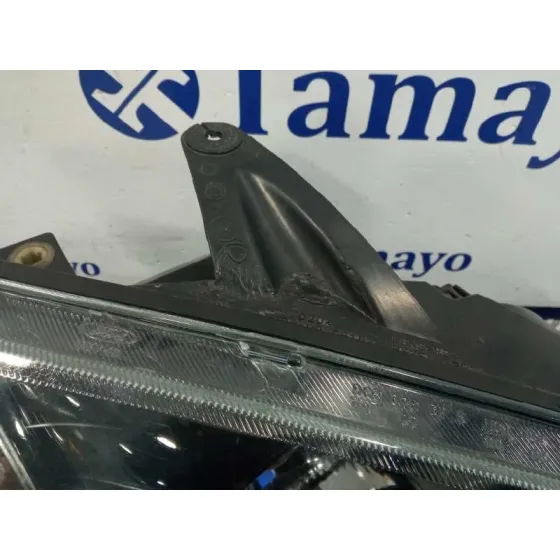Faro Derecho para Ford Focus Berlina (Cap)
