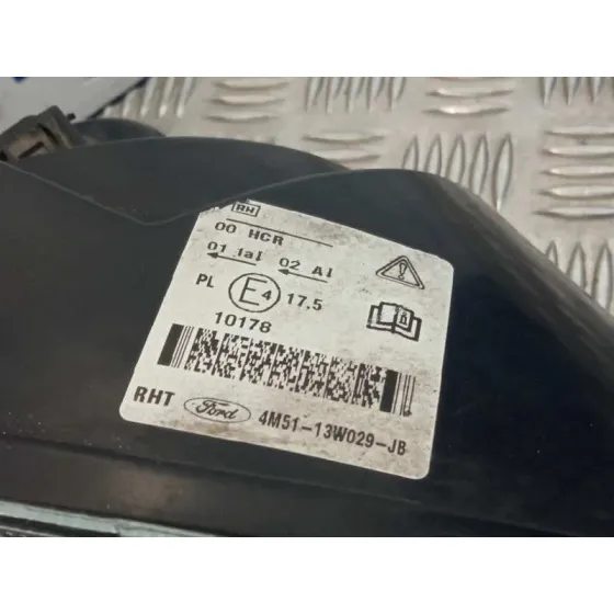 Faro Derecho para Ford Focus Berlina (Cap)