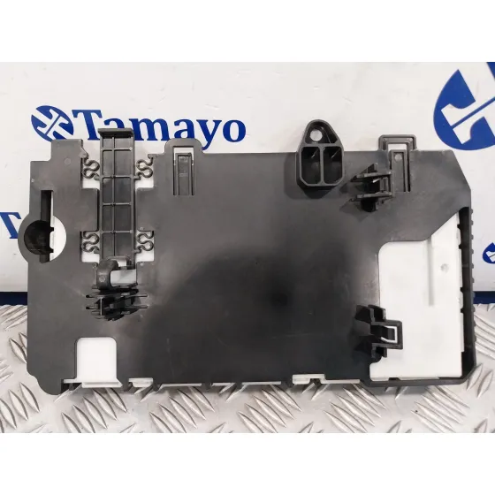 Caja Reles / Fusibles para Mini Countryman (F60)