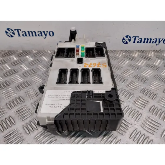 Caja Reles / Fusibles para Mini Countryman (F60)