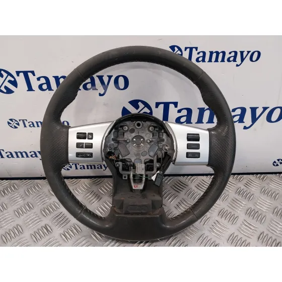 Volante para Nissan Pathfinder (R51)