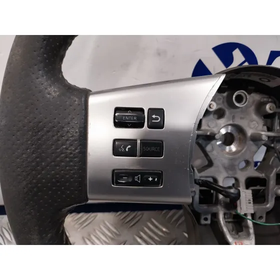 Volante para Nissan Pathfinder (R51)
