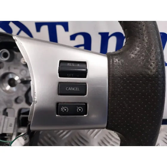 Volante para Nissan Pathfinder (R51)