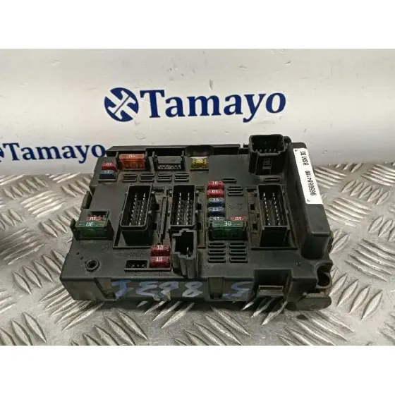 Caja Reles / Fusibles para Peugeot 307 (S1)