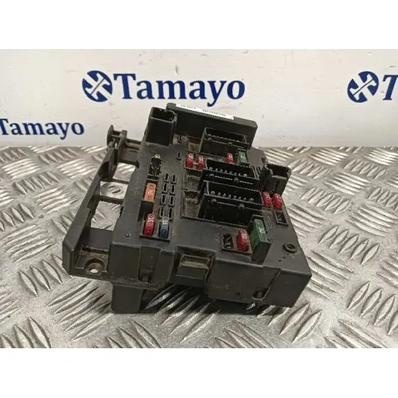 Caja Reles / Fusibles para Peugeot 307 (S1)