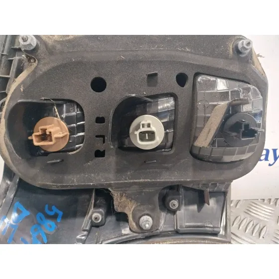 Piloto Trasero Derecho para Toyota Iq