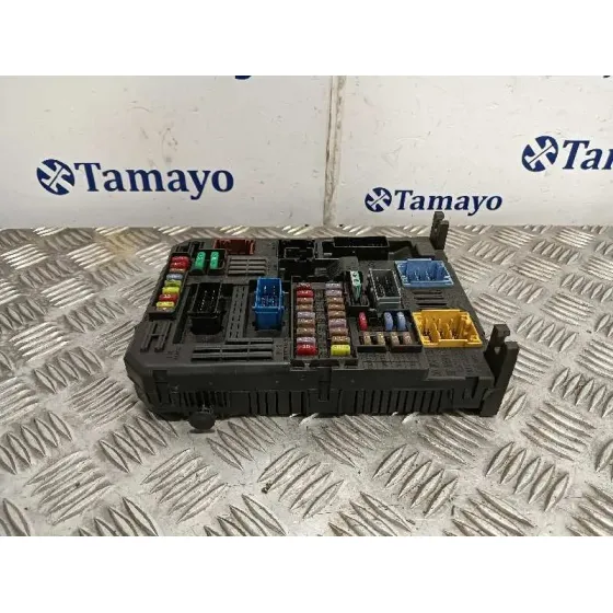 Caja Reles / Fusibles para Toyota Proace