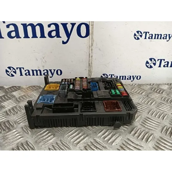 Caja Reles / Fusibles para Toyota Proace