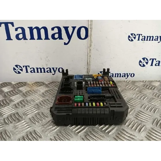 Caja Reles / Fusibles para Toyota Proace