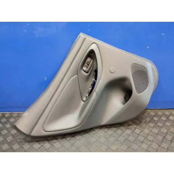 Guarnecido Puerta Trasera Izquierda para Toyota Yaris (Xpa1F/Mxph11/Chxnbw)