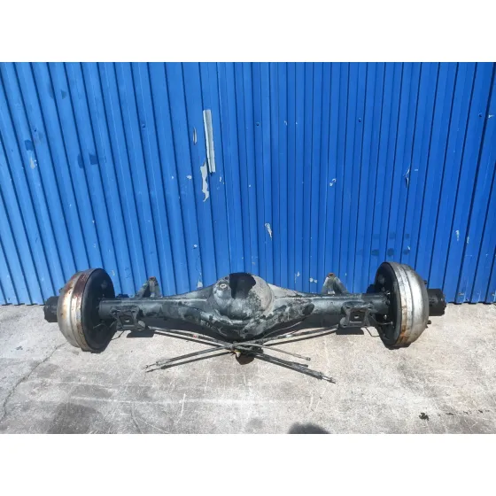 Puente Trasero para Nissan Cabstar 01.04 ->