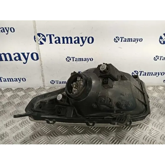 Faro Derecho para Toyota Rav 4 (A2)