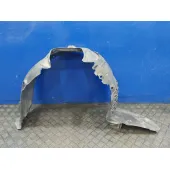 Plastico Paso Rueda Delantero Izquierdo para Mazda 3 Lim. (Bl)