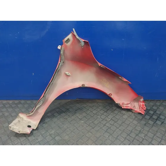 Aleta Delantera Izquierda para Mazda 3 Lim. (Bl)