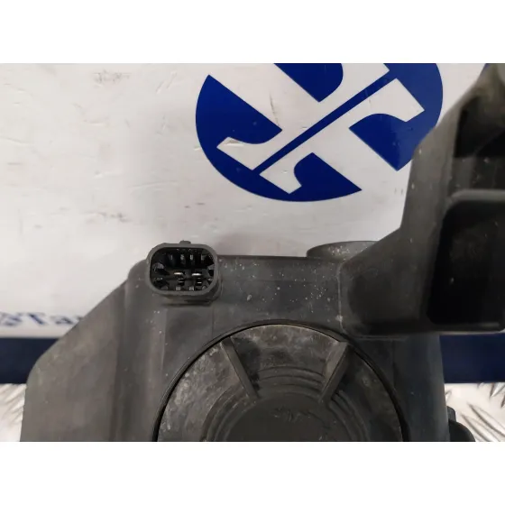 Faro Antiniebla Derecho para Opel Corsa D