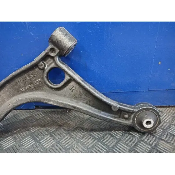 Brazo Suspension Inferior Delantero Derecho para Nissan Interstar