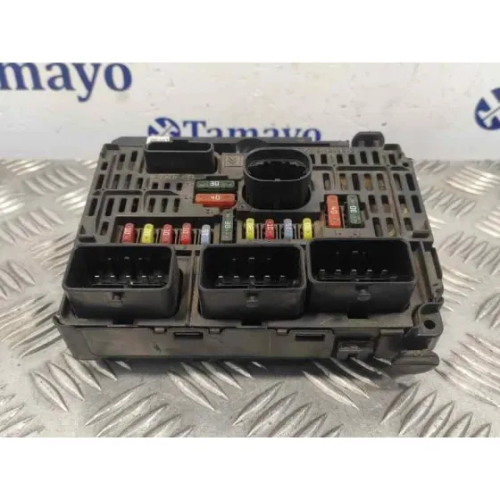 Caja Reles / Fusibles para Peugeot 407 Sw