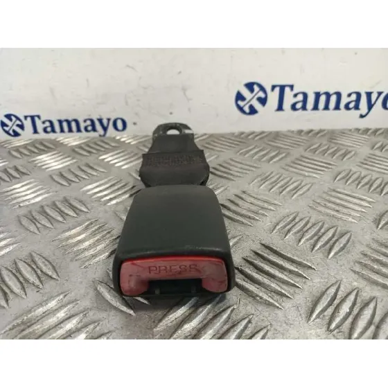 Enganche Cinturon Delantero Derecho para Suzuki Swift Berlina (Mz)