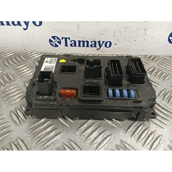 Caja Reles / Fusibles para Peugeot 407