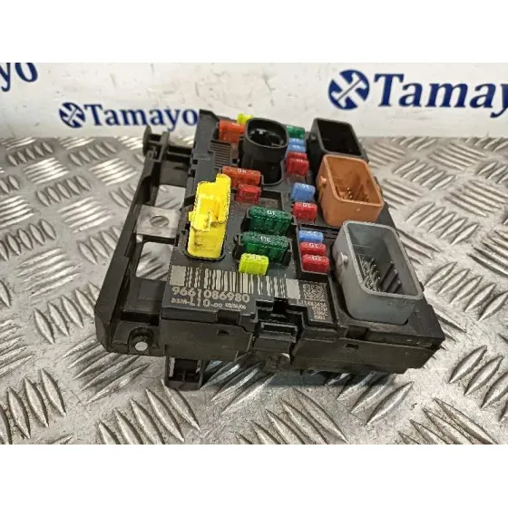 Caja Reles / Fusibles para Peugeot 207