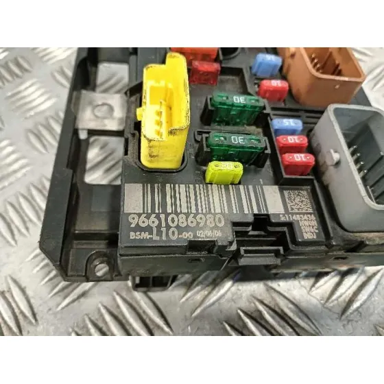 Caja Reles / Fusibles para Peugeot 207