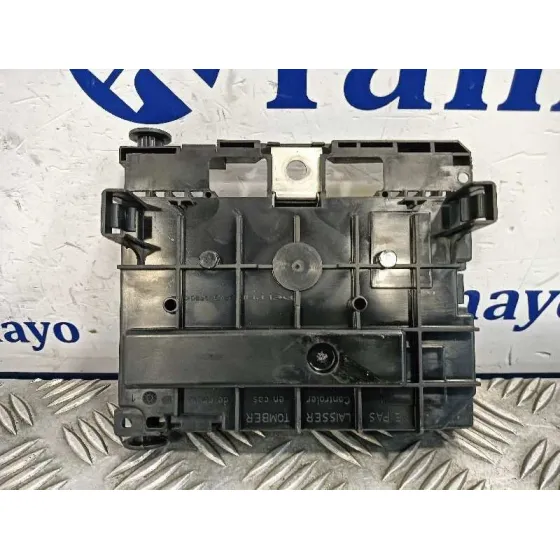 Caja Reles / Fusibles para Peugeot 207