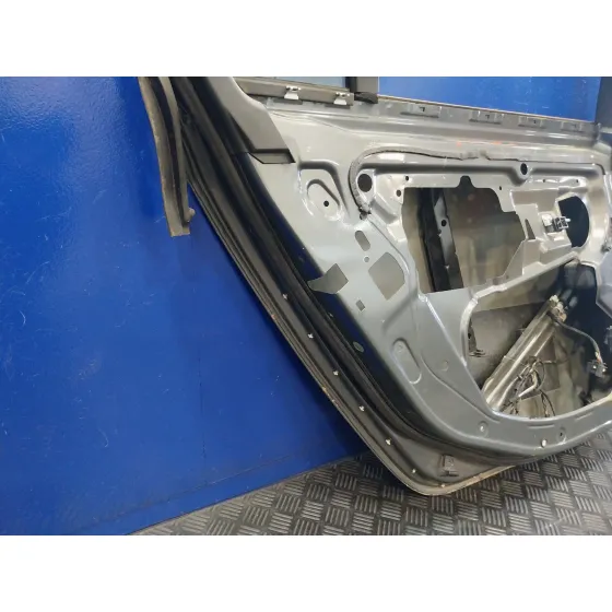 Puerta Trasera Izquierda para Bmw Serie 5 Touring (E61)