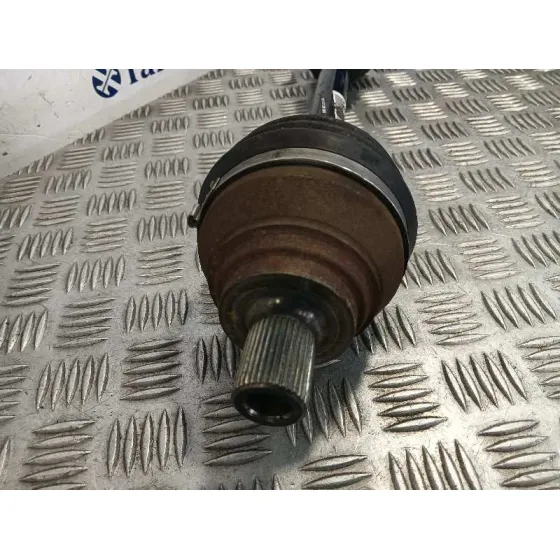 Transmision Delantera Izquierda para Volkswagen Passat Lim. (3G2)