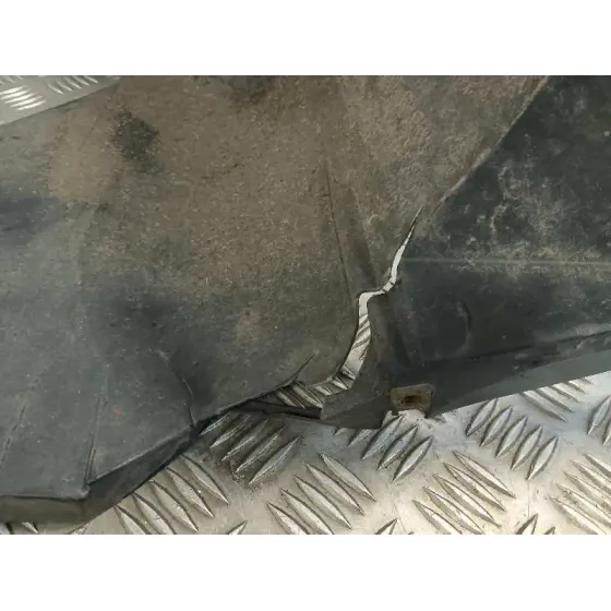 Plastico Paso Rueda Delantero Derecho para Peugeot Partner Kombi