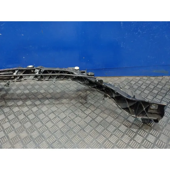 Panel Frontal para Ford Focus (2014-2018)