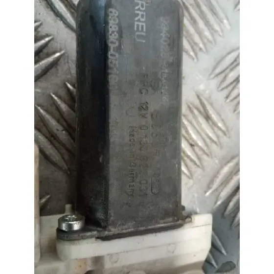 Elevalunas Trasero Izquierdo para Toyota Avensis Wagon (T25)