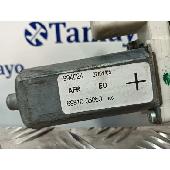 Elevalunas Delantero Derecho para Toyota Avensis Wagon (T25)