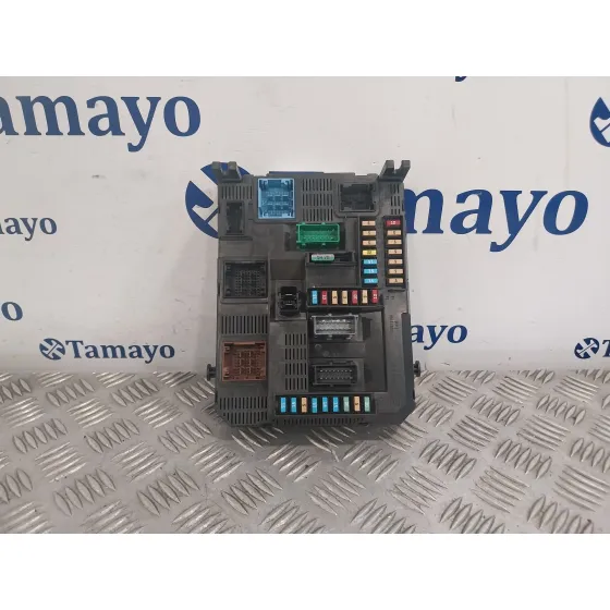 Caja Reles / Fusibles para Peugeot 208