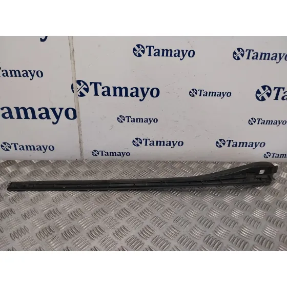 Moldura para Mercedes-Benz Clase Gla (W156)