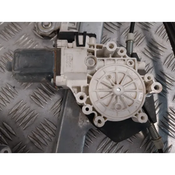 Elevalunas Delantero Derecho para Mitsubishi Colt Berlina 3 (Z30)
