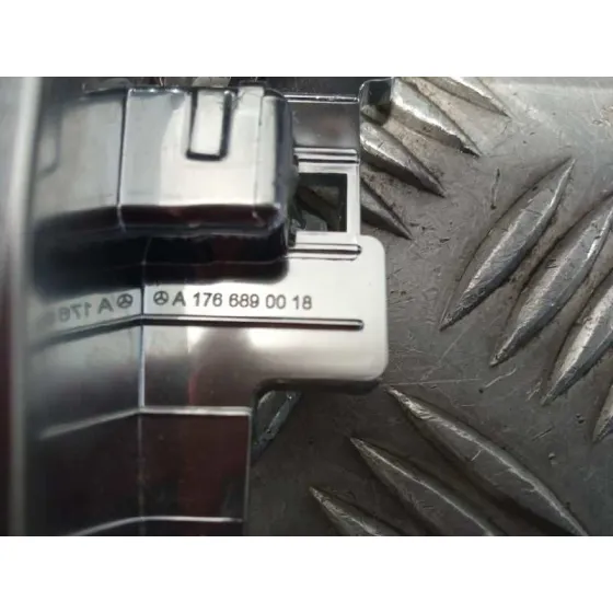 Moldura para Mercedes-Benz Clase Gla (W156)
