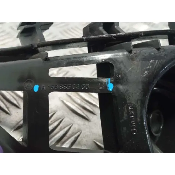 Soporte para Mercedes-Benz Clase Gla (W156)