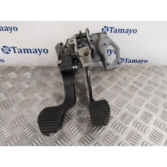 Pedal Embrague para Peugeot 208